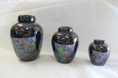 Pearl Black Urns (Various Sizes)