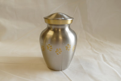 Classic Paw Pewter urn